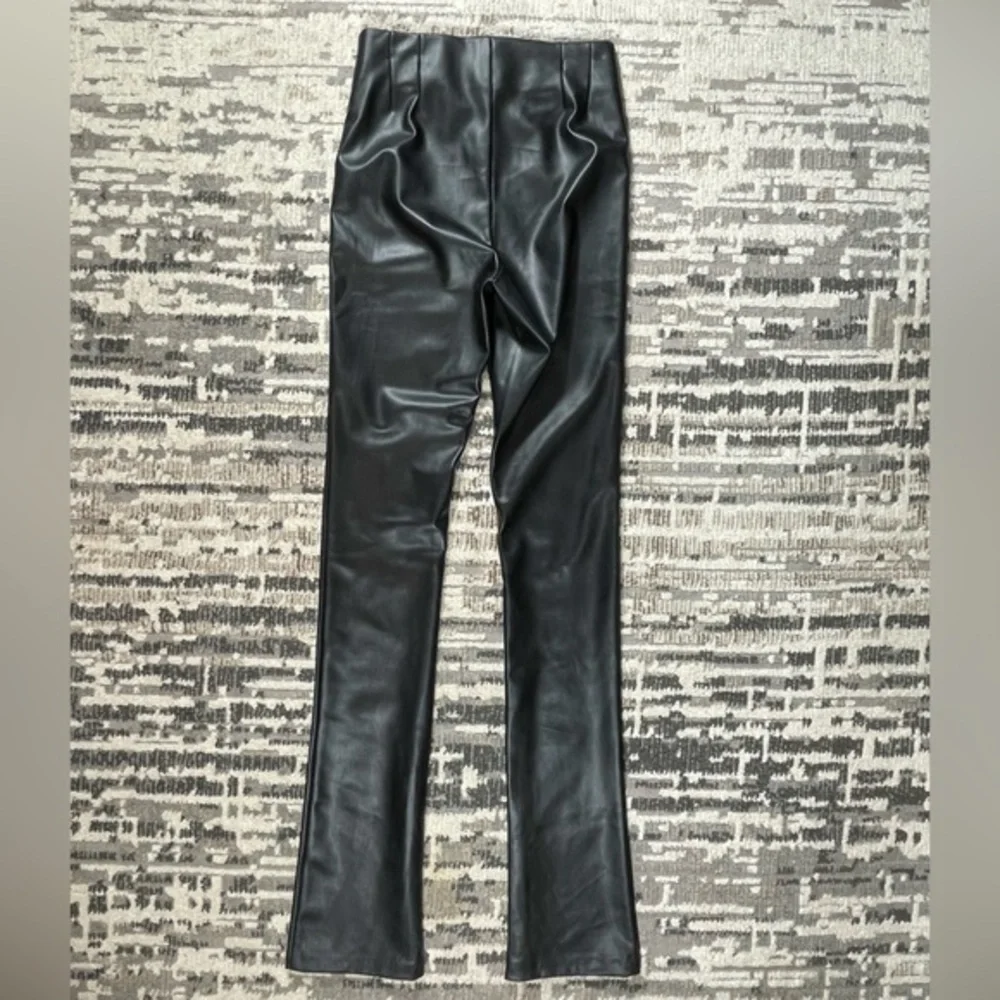 Zara Black Highrise Flared Faux Leather Leggings Size Small - Picture 11 of 11